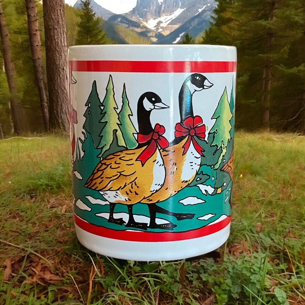 Vintage 1986 coffee mug with Canadian Geese Christmas Bells & Holly. VGUC - Picture 2 of 5